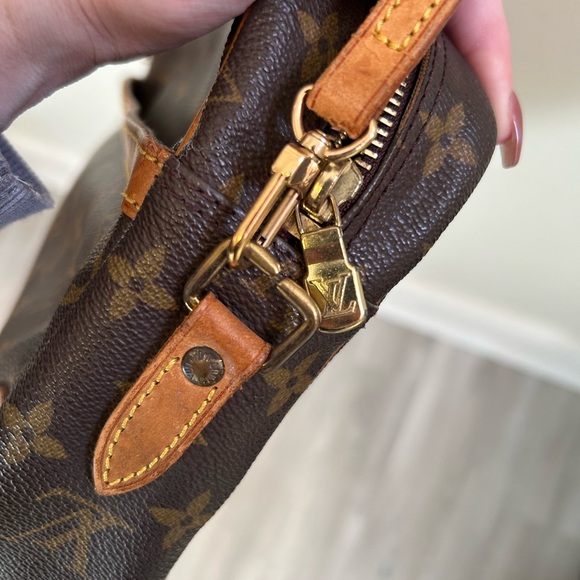 Louis Vuitton Brown Monogram Men's Bag - Picture 6 of 10